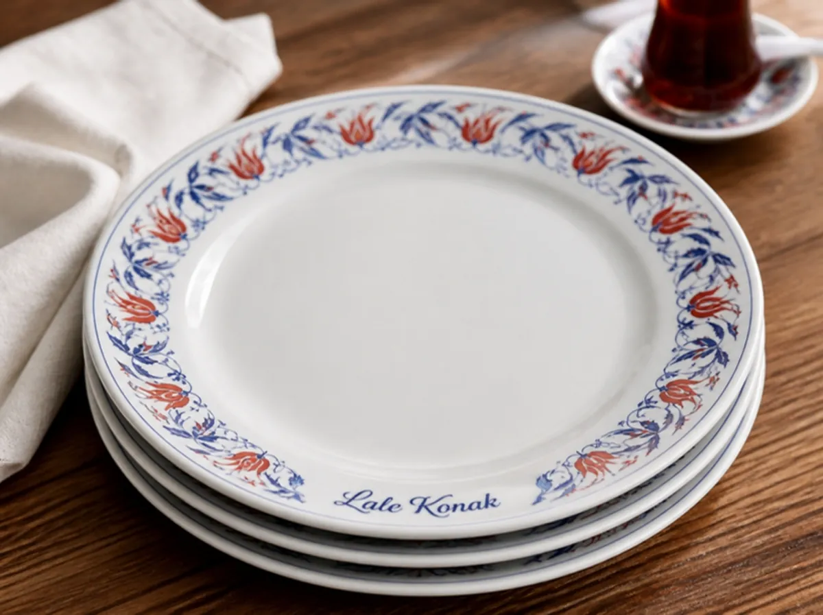 Lale Konak Sofra logolu, lale motifli baskılı tabaklar